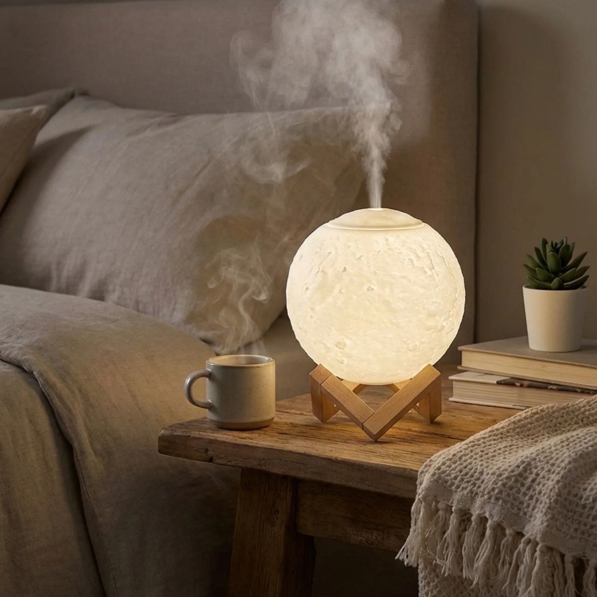 3D Ay Tasarımlı Su Yenilemeli USB Hava Nemlendiricisi – Dokunmatik, 3 Renk Işık Modlu (Gün Işığı / Beyaz / Sarı Işık) Gece Lambası