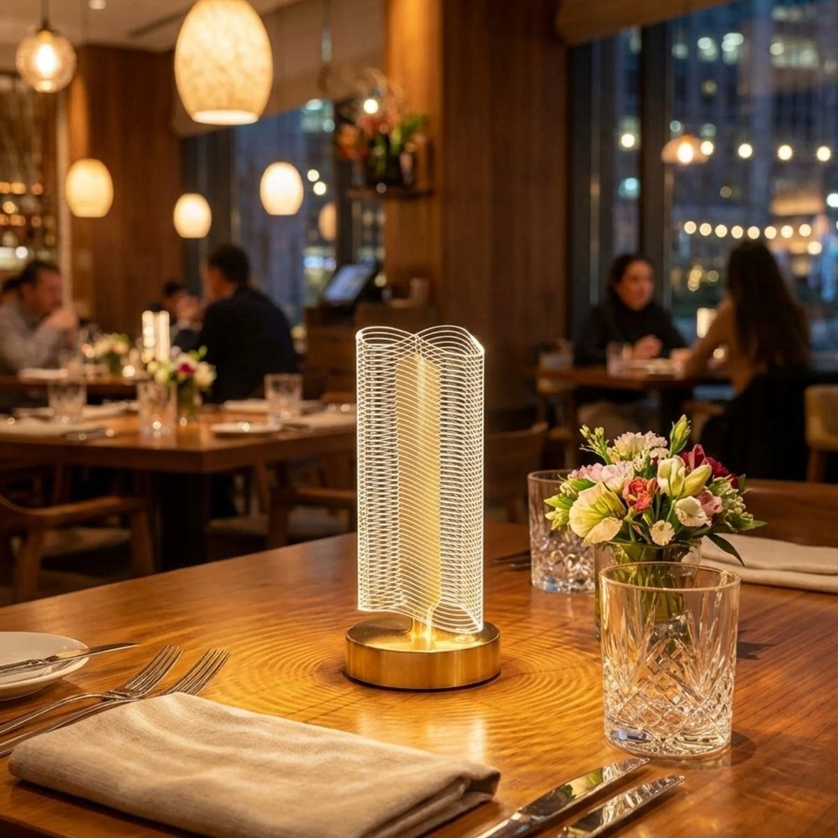 Dalgalı Silindirik Kristal Çizgili Model LED Masa Lambası – Gold Tabanlı, Dokunmatik, 3 Renk Işık Modlu, Şarjlı Modern Dekoratif Gece Lambası